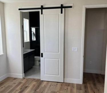 Tracy Casa | Cozy Retreat facing Western Park