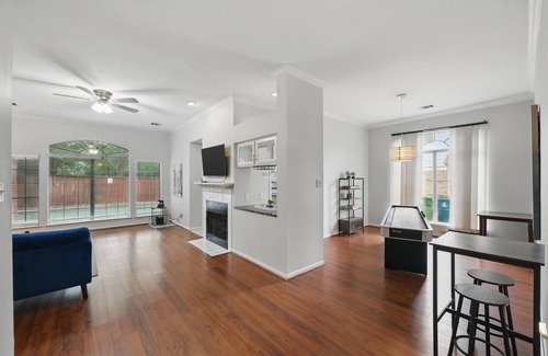 Flower Mound Casa | Cozy Retreat in Flower Mound with game room and pool near Legoland/SeaLife
