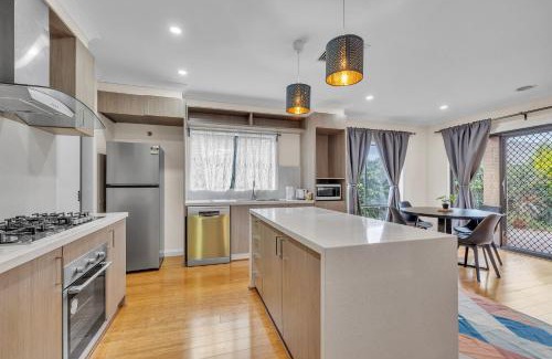 Craigieburn Casa | Cozy Retreat in the Heart of Craigieburn