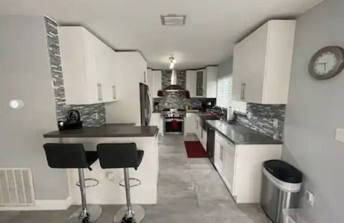 Coral Terrace Casa | Cozy retreat in the heart of Miami. Saltwater Pool