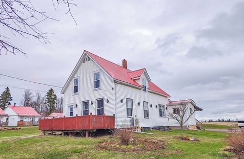 Harrington Casa | Cozy retreat located near the beautiful Brackley Bay! Pet-Friendly!