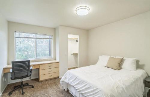 Harlow Apartamento | Cozy Retreat Near Autzen Stadium Fully Furnished