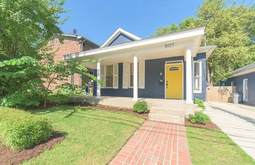 North Upper Street Casa | Cozy Retreat Near Downtown. Great Walkability!