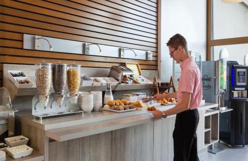 Annemasse Hotel | Cozy Retreat Near Geneva for 2 Guests