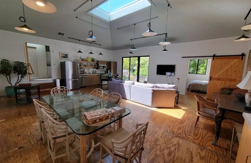 Aptos Casa | Cozy retreat near woods and sea