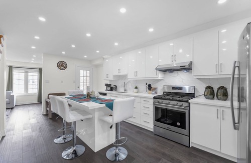 Brampton Casa | Cozy Retreat Newly Renovated House Central Brampton