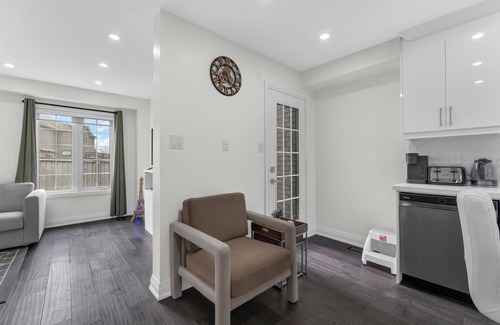 Brampton Casa | Cozy Retreat Newly Renovated House Central Brampton