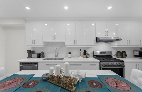 Brampton Casa | Cozy Retreat Newly Renovated House Central Brampton