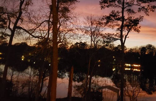 East Dublin Casa | Cozy retreat on Ben Hall Lake. 2 Bedroom 1 Bath house.