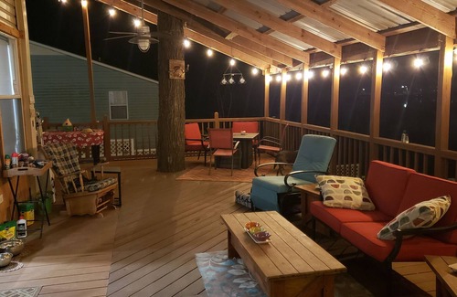 East Dublin Casa | Cozy retreat on Ben Hall Lake. 2 Bedroom 1 Bath house.