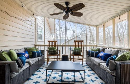 Massanutten Casa | Cozy Retreat - Sauna Hot Tub & Game Room in VA