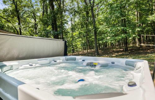 Massanutten Casa | Cozy Retreat - Sauna Hot Tub & Game Room in VA