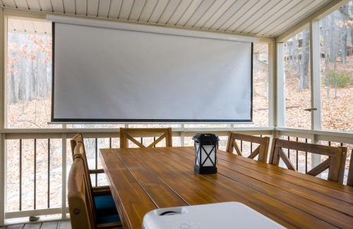 Massanutten Casa | Cozy Retreat - Sauna Hot Tub & Game Room in VA