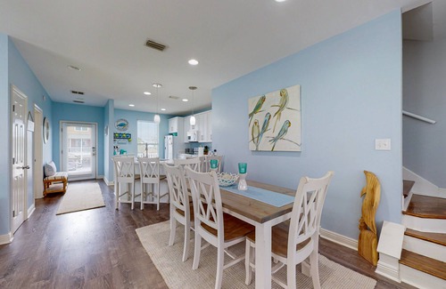 Morgantown Casa | Cozy Retreat Steps from Pool - Central AC, Washer/Dryer & WiFi