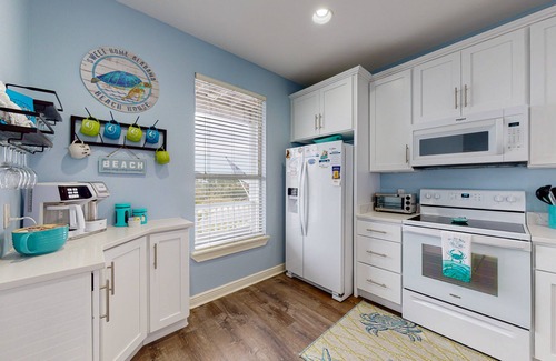 Morgantown Casa | Cozy Retreat Steps from Pool - Central AC, Washer/Dryer & WiFi