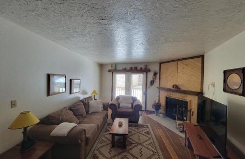 Steam Engine Meadows Apartamento | Cozy Retreat with Scenic Views- Prestige Vacations
