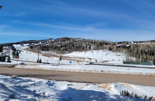 Steam Engine Meadows Apartamento | Cozy Retreat with Scenic Views- Prestige Vacations