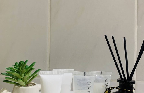 Cebu Apartamento | Cozy Retreats with Bathtub 5 mins walk to major malls/ Establishments