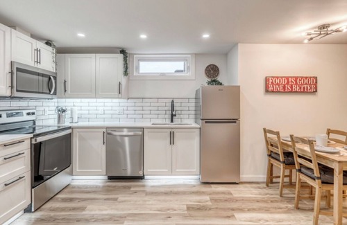Cochrane Casa | Cozy Ridge Retreat 2 Bedroom King/Queen/Pacman Arcade Machine/Fireplace