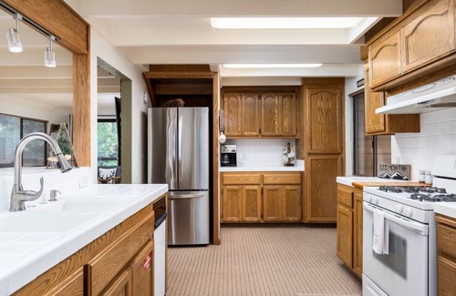 Pollock Pines Cabina | Cozy River Cabin/HOT TUB/Escape from the Bay