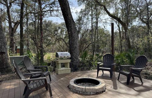 Webster Casa | Cozy river front retreat on beautiful Withlacoochee River. Near theme parks.