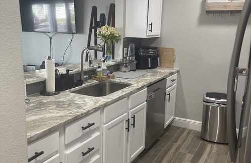Fort Myers Condominio | Cozy Riverfront Gem