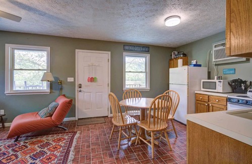 Mendota Cabina | Cozy Riverfront Cabin