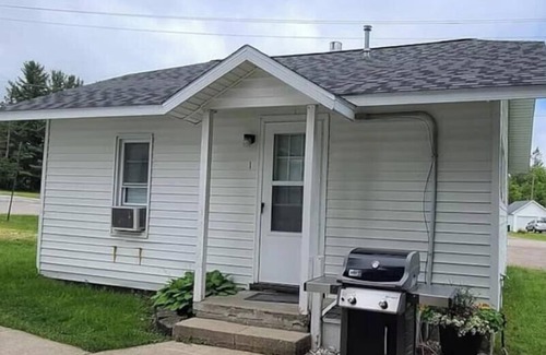 Indian River Casa | Cozy Riverfront Getaway 1BR + Sleeper Sofa