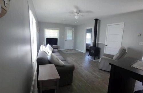 Indian River Casa | Cozy Riverfront Getaway 1BR + Sleeper Sofa