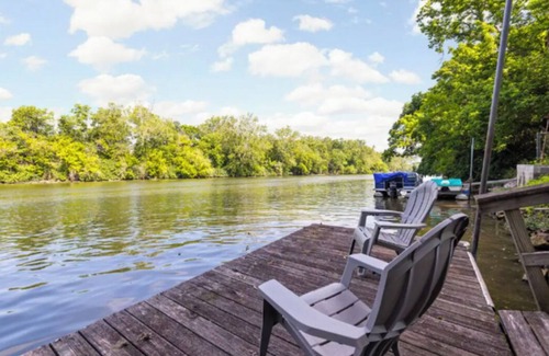 Indianapolis Apartamento | Cozy riverfront studio near Broad Ripple
