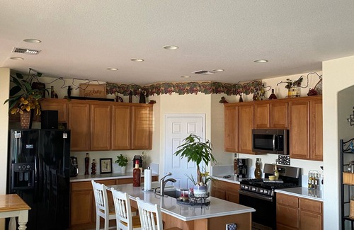 Holiday Shores Casa | Cozy Riverhouse w/ Pool! Plenty of Space for the whole Family.