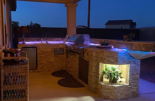 Holiday Shores Casa | Cozy Riverhouse w/ Pool! Plenty of Space for the whole Family.