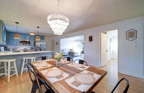 Belmont Historic District Casa | Cozy Riverside Cottage Fully Updated Quiet 3 beds