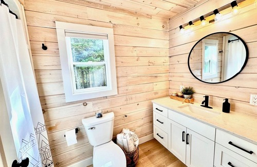 Found Mills Cabaña | Cozy Riverview Cottage in Stanley Bridge - Minutes away from beaches and golf.