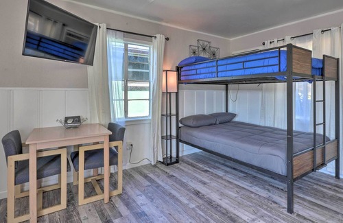 Rockaway Beach Apartamento | Cozy Rockaway Beach Studio w/ River View!