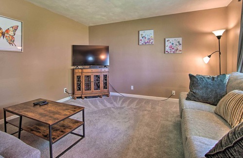 Rockford Casa | Cozy Rockford Home w/ Deck < 1 Mi to Campus!