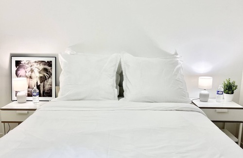 Villeneuve-la-Garenne Apartamento | Cozy Romantic Private Room in Paris