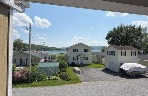 Town of Richmond Apartamento | Cozy, romantic getaway on a quiet Finger Lake