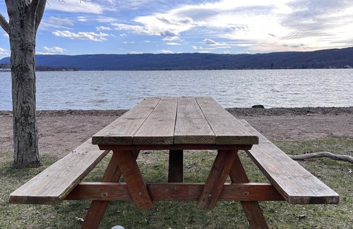 Town of Richmond Apartamento | Cozy, romantic getaway on a quiet Finger Lake