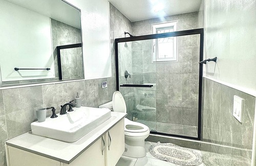 Leeward Settlement Cama Y Desayuno | Cozy room/bath, Ocean Pearl–Near Sunset Beach, Gracebay, Golf, Marina in Leeward