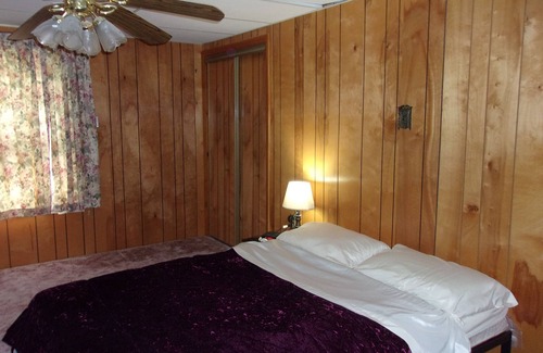 Massena Cama Y Desayuno | Cozy room in central location! Great for couples or solo travelers!