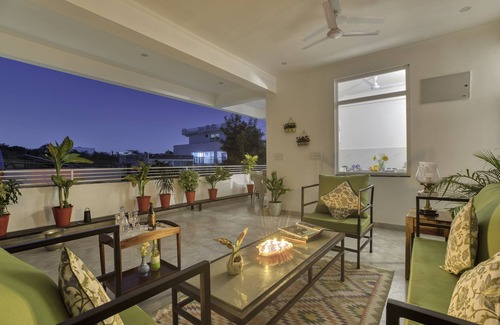 Paschim Vihar Casa | Cozy room in Jaipur amidst lush greens. Experience Indian Hospitality!