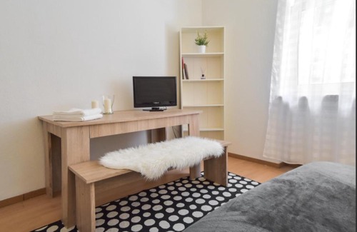 Heslach Casa | Cozy Room in Stuttgart near Center with shared Bathroom and Kitchen