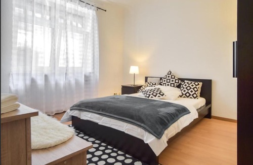 Heslach Casa | Cozy Room in Stuttgart near Center with shared Bathroom and Kitchen