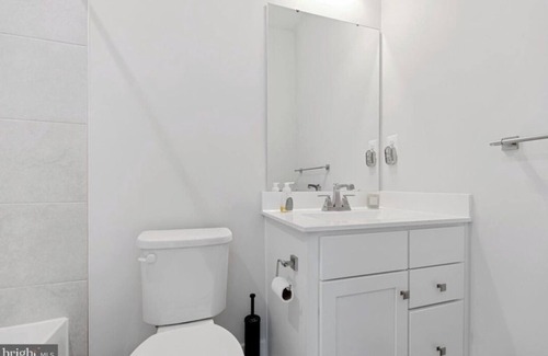 Montgomery Village Casa | Cozy room in a charming townhome in Montgomery Village with AC, WiFi