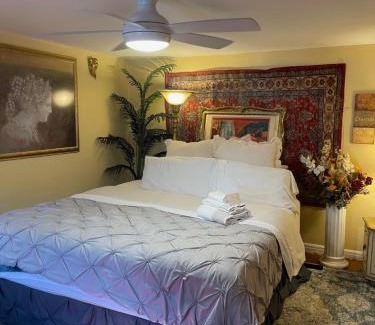 Airport Township Casa | Cozy room near Airport & Highway