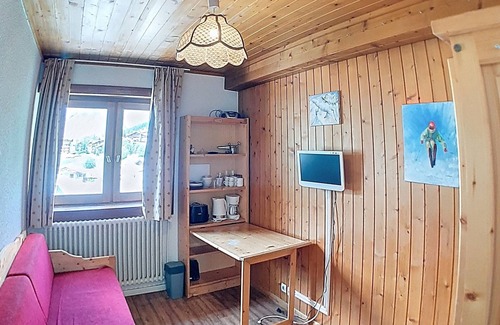 Le Cret Apartamento | Cozy Room Near Center, 5-Min Walk to Slopes, Ski Storage