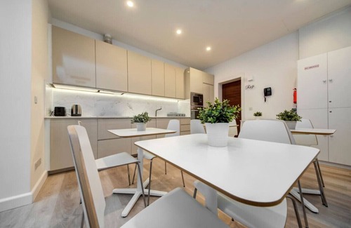 Mosta Apartamento | Cozy room with TV & WIFI located in Mosta