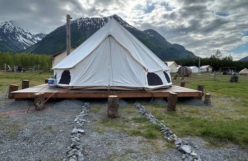 Seward Alquiler De RV | Cozy Round Glamping Tent