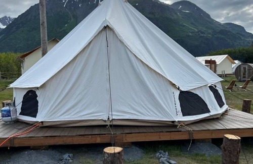 Seward Alquiler De RV | Cozy Round Glamping Tent